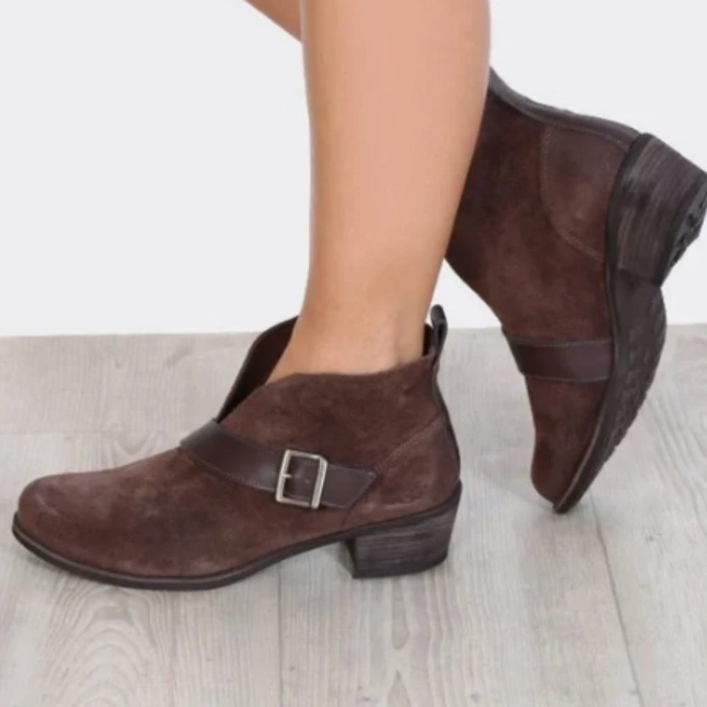 NEW UGG Wright Strap Buckle Brown Suede Sheepskin Lined Ankle Booties: 6